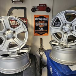 Jeep 🚙  Rims  Like New 17"    