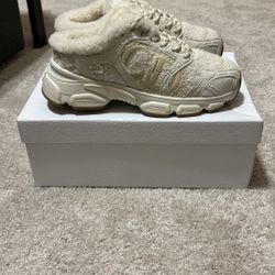 Dior Chrono 900 Beige - size 6.5 US