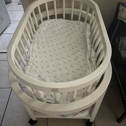 Rolling Bassinet! Rarely Used!
