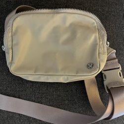Lululemon Belt Bag 2L