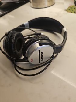 Numark HF125
