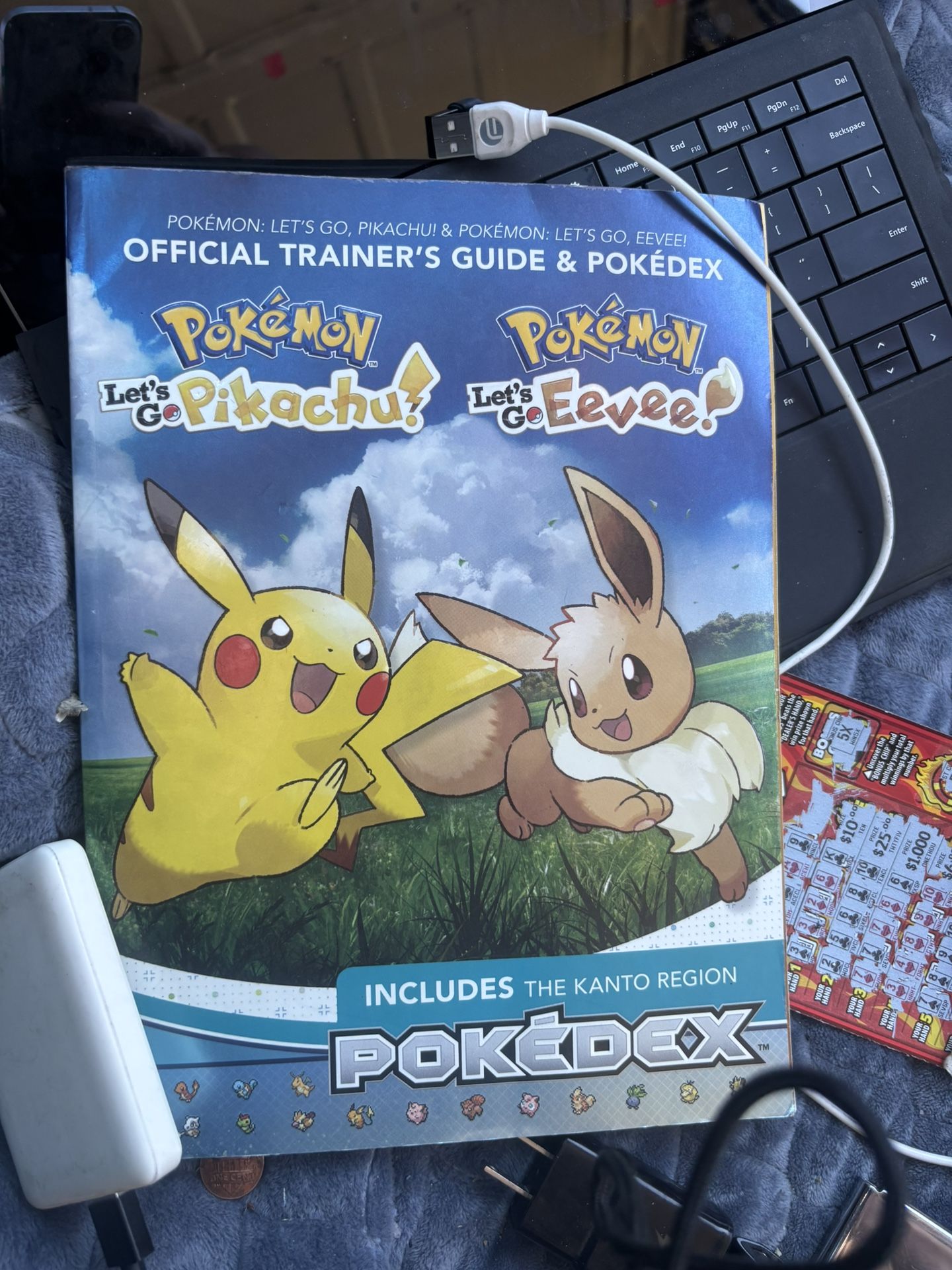 Pokemon: Let's Go, Pikachu! & Pokedex: Let's Go Eevee!: Official Trainer's Guide