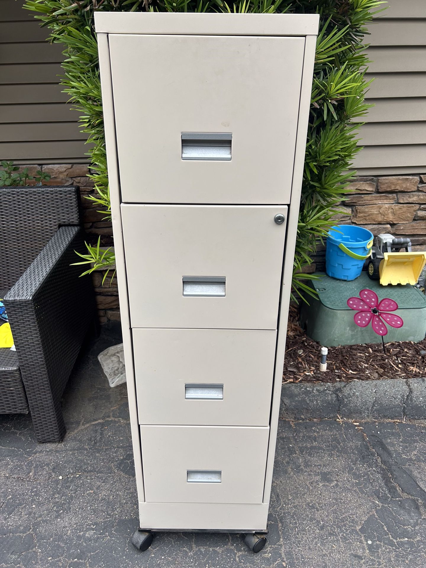 File Cabinet No Key