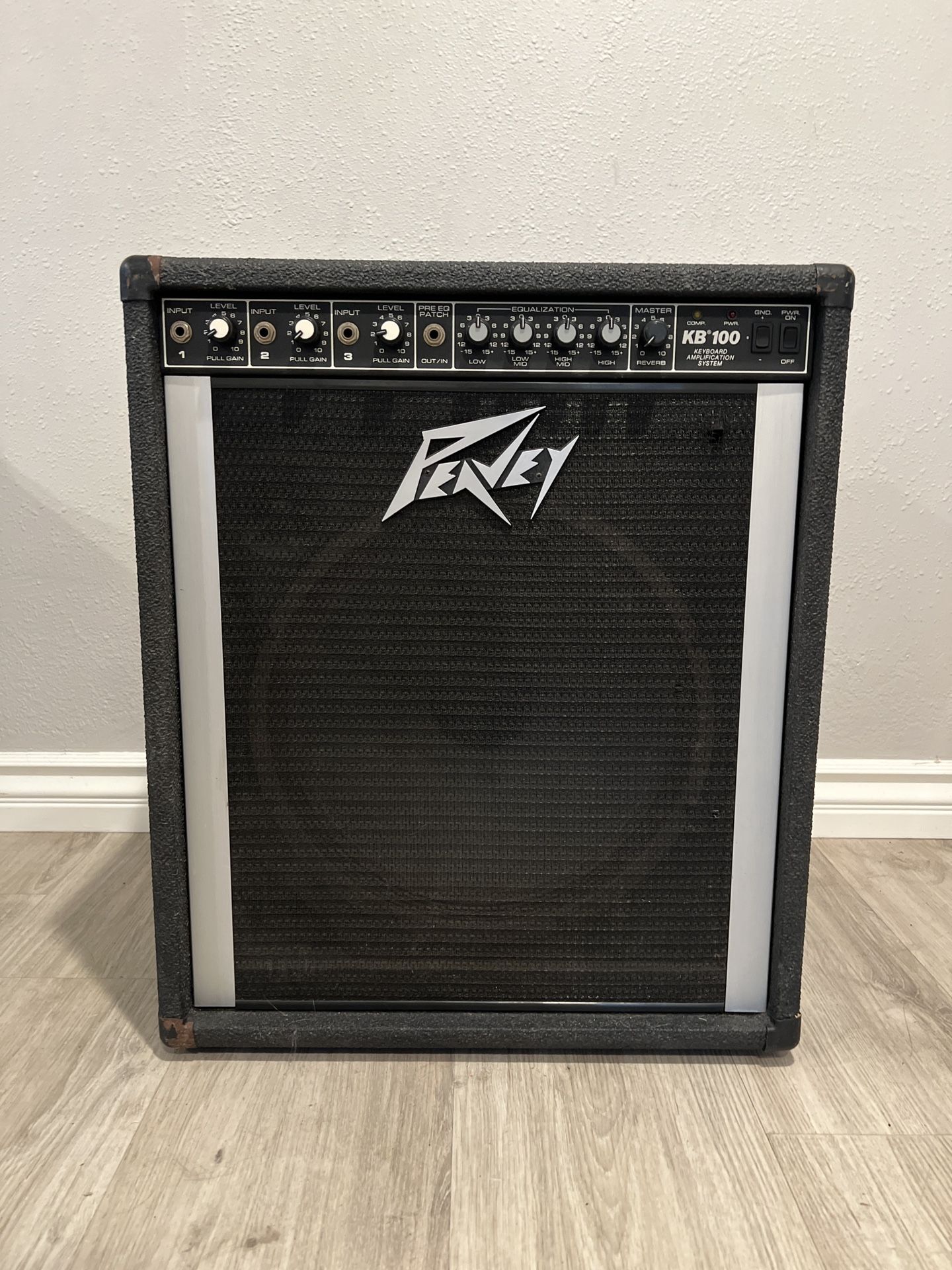 Peavey KB 100 Amp – Clean Power, Built to Last – $120