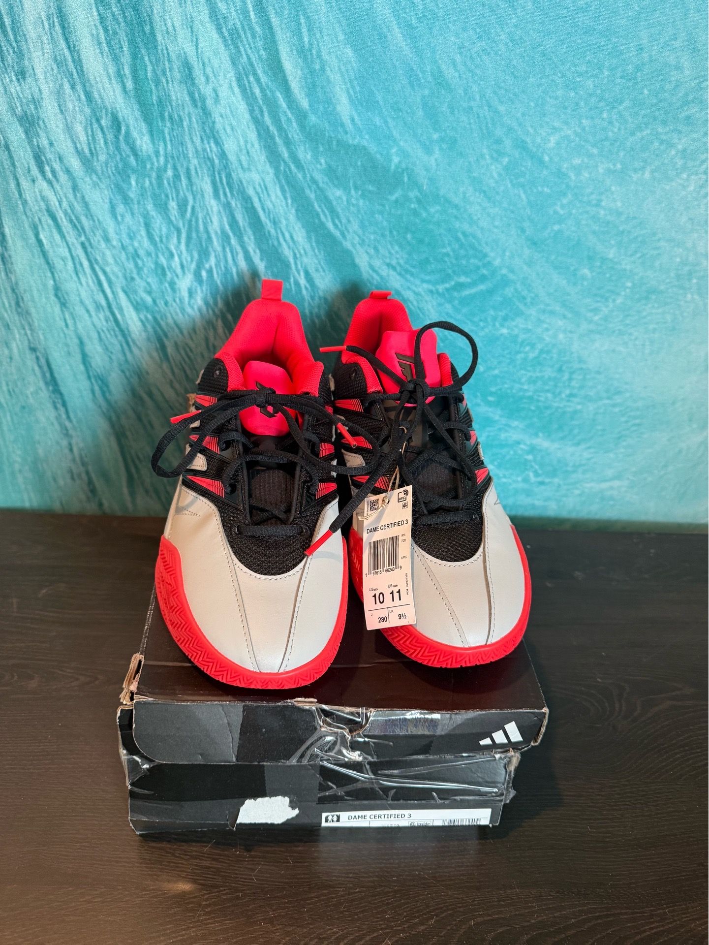 Adidas Dame Certified 3 size 10 men’s or 11 Women’s New