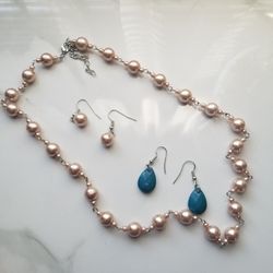 Necklace and earrings 