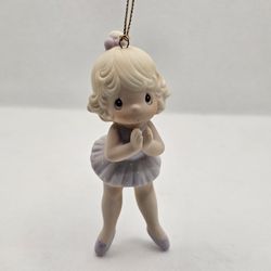 Precious Moments Ballerina Lord Keep Me On My Toes Miniature Ornament ballet
Excellent Pre-owned condition,  no flaws, mint condition as it was kept i