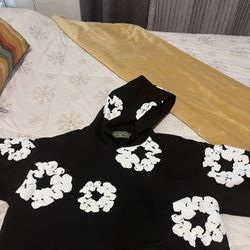 Denim Tears Wreath Hoodie (black)