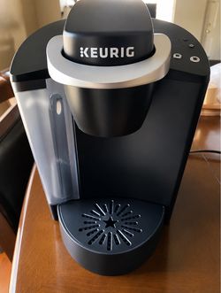 Keurig B40 Elite single serve coffee maker in black