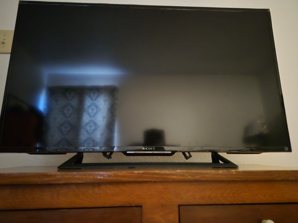 40 Inch Sony 1080p LED Smart Tv