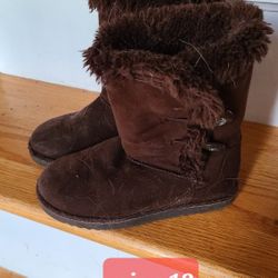 Size 13 Youth Girls Fuzzy Boots 