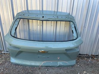 TAILGATE 2025-2026 CHEVROLET EQUINOX