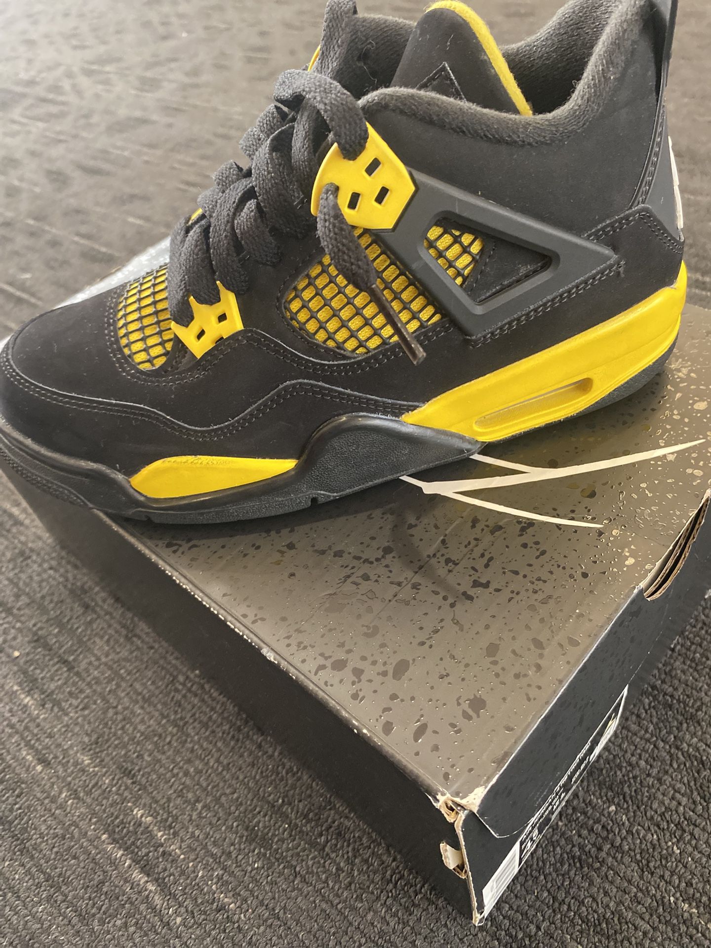 Air Jordan Retro’s Black And Yellow