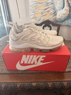Nike Air Vapormax Plus White/Platinum Size 9
