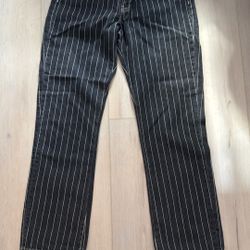 Supreme Size 32