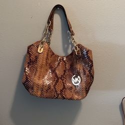 Michael KORS hand Bag (authentic)