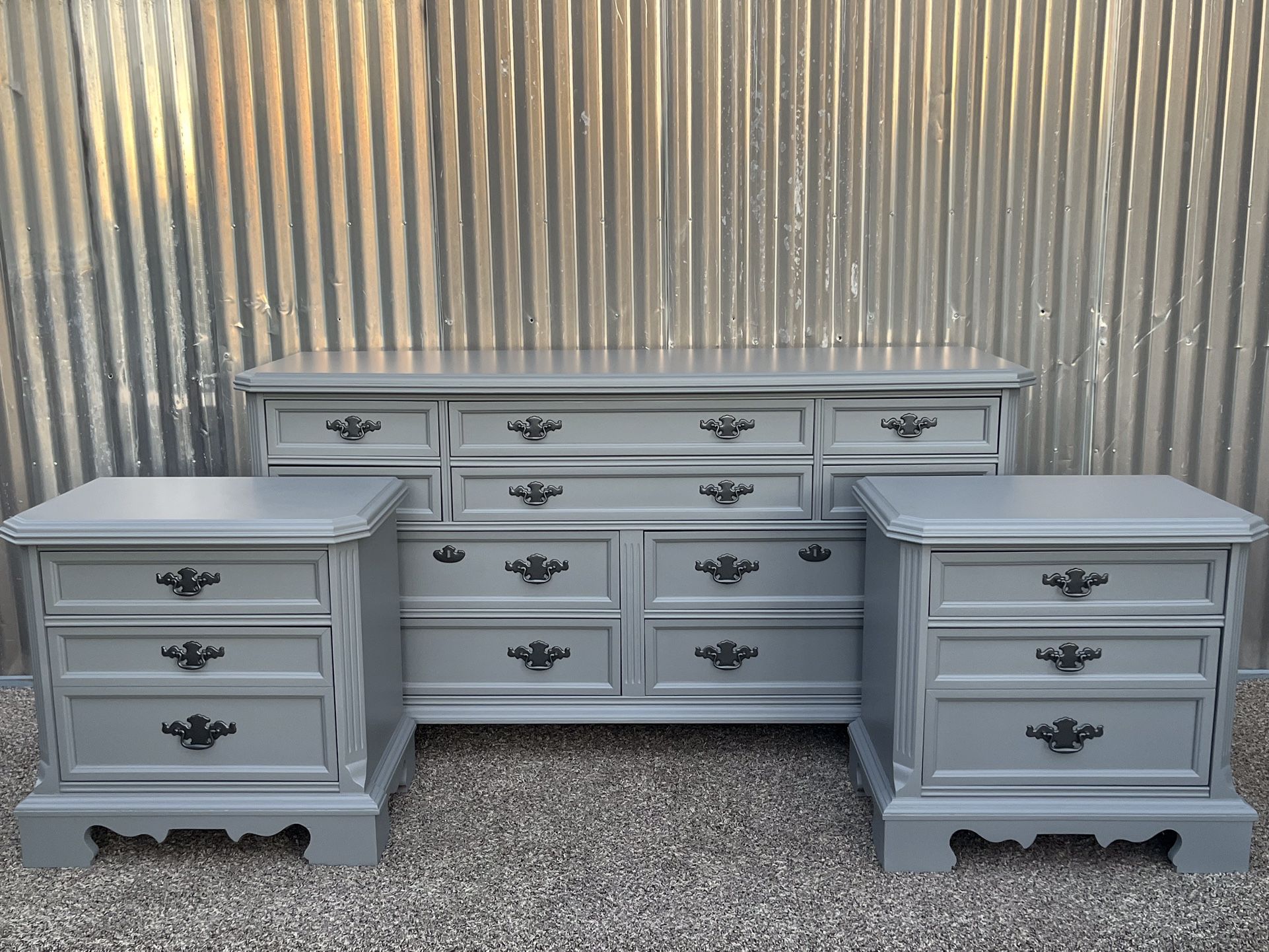 Lovely Vintage Bassett 3-Piece Bedroom Dresser Set
