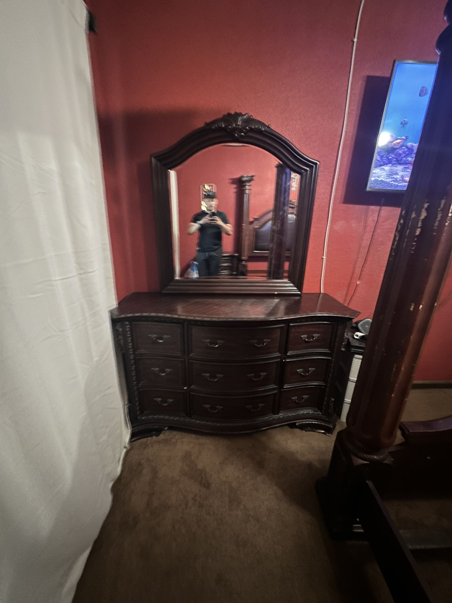 Cali King Bedroom Set