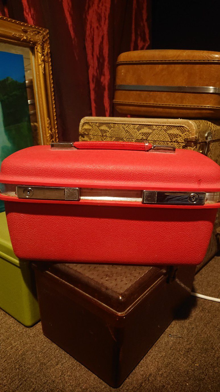 Vintage Samsonite Saturn Train Case Red Luggage Travel