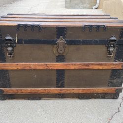 Yale & Towne Travel Steamer Trunk