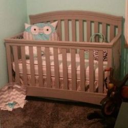 Crib With Matching Changing Table