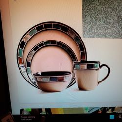 New Ceramic Dinnerware Set Of 4
