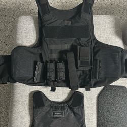 Tactical vest carrier