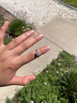 White gold ring with Diamonds