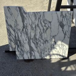 28x25 Calacatta Marble Remnant