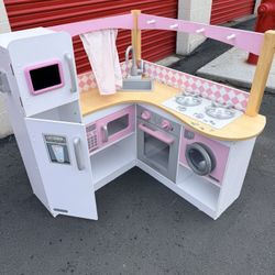 KidKraft Grand Gourmet Corner Play Kitchen 