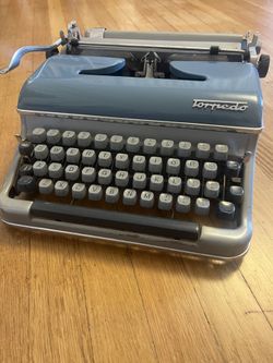 VINTAGE Torpedo Typewriter VINTAGE