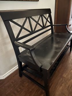 Moving sale – need to sell quickly Entryway Bench Solid Wood – Excellent Condition