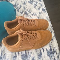 Teniss Shoe’s ,nike ,pumas And Adidas 