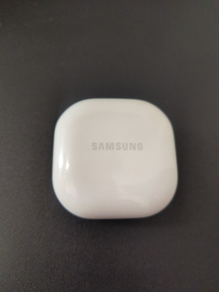 Samsung Galaxy Buds2 In Great Condition