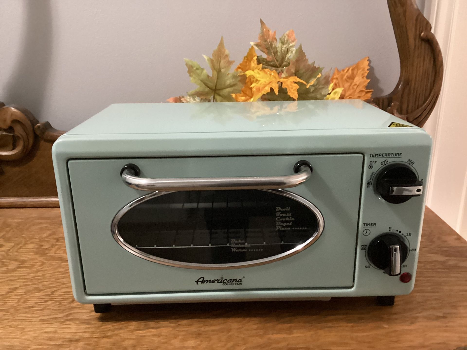 Elite Gourmet by Americana Collection 50’s Retro Toaster Oven