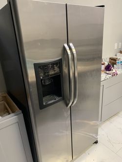 GE Stainless Steel Double Door Refrigerator