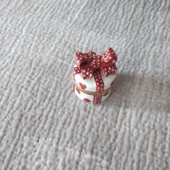 Limoges Porcelain Gift Box With Red hearts 
