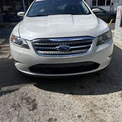 2010 Ford Taurus
