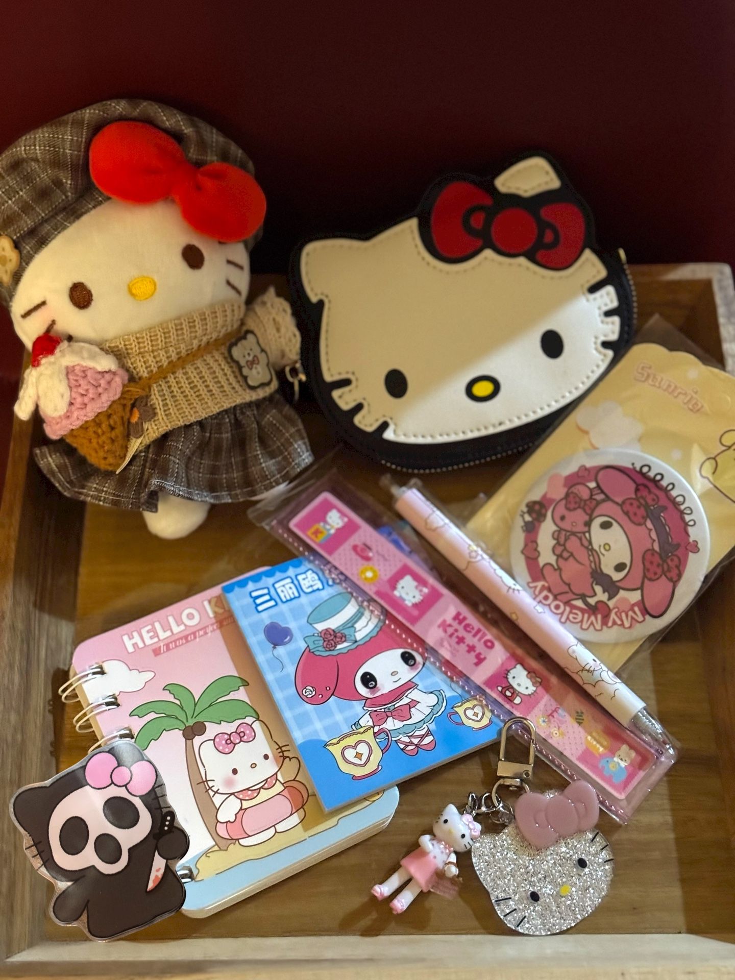 9 Pc Hello Kitty & Friends Bundle - Keychain Coin Purse Pins Popsockets Etc NEW