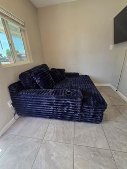Oversized Plush Chaise Lounge Sofa – Navy Blue – Built-in Cup Holders & USB Charging – Brand New