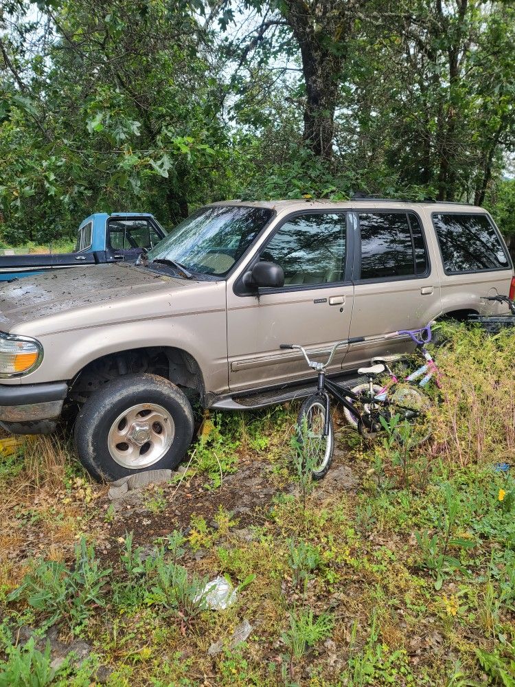 1998 Ford Explorer