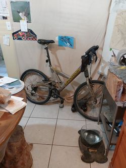 Cannondale Full suspension Mtn Bike, 