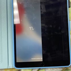 Used 10.5 iPad 2019 (3rd Gen) PLEASE READ THE DESCRIPTION!!! 