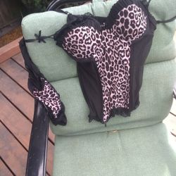 Lengerie Pucker Up Brand New