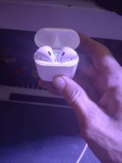 Apple AirPods with Charging Case