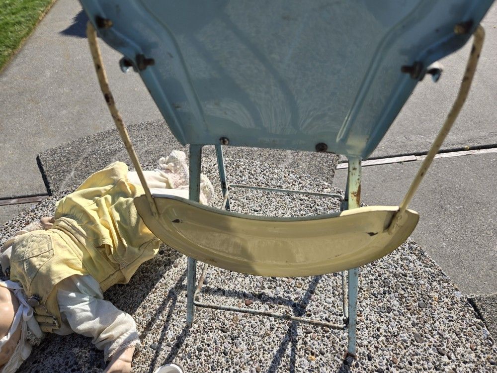 Rare vintage Nesco signed metal baby high chair