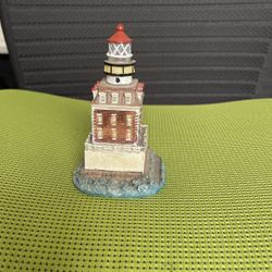 lighthouse statue Figurines About 5” Tall Need Batteries Good Condition