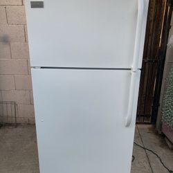 Frigidaire Refrigerator 