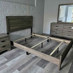 BRAND NEW 4-PIECE BEDROOM SET. SLEEK WOODEN FINISH(BED, DRESSER, MIRROR, NIGHTSTAND). KING or QUEEN