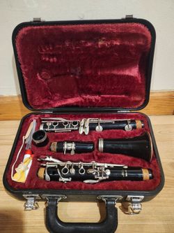 YAMAHA NIPPON GAKKI CLARINET WITH CARRY CASE